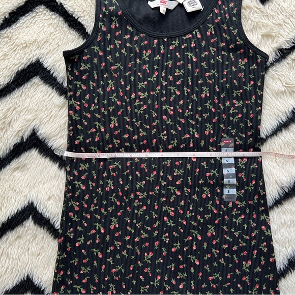 Levi’s rose bud tank top NWT size small - Picture 3 of 9